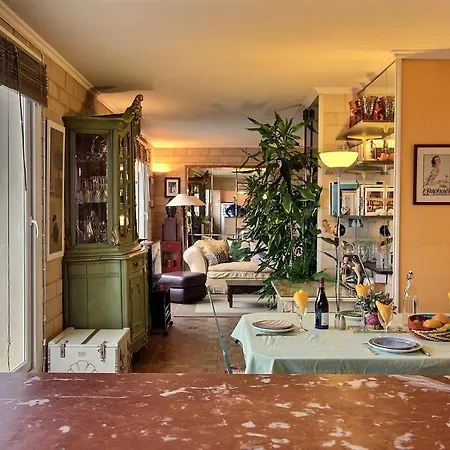213367 - 6 Personnes A * Paris