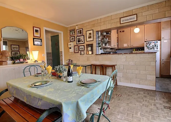 213367 - 6 Personnes à