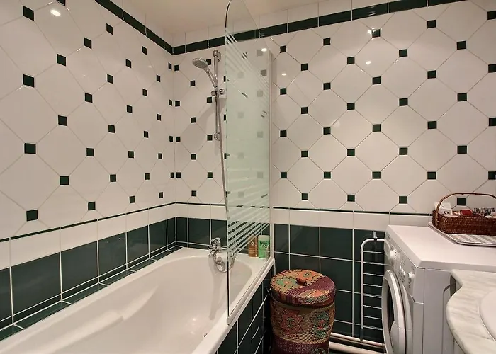 213367 - 6 Personnes à * Paris